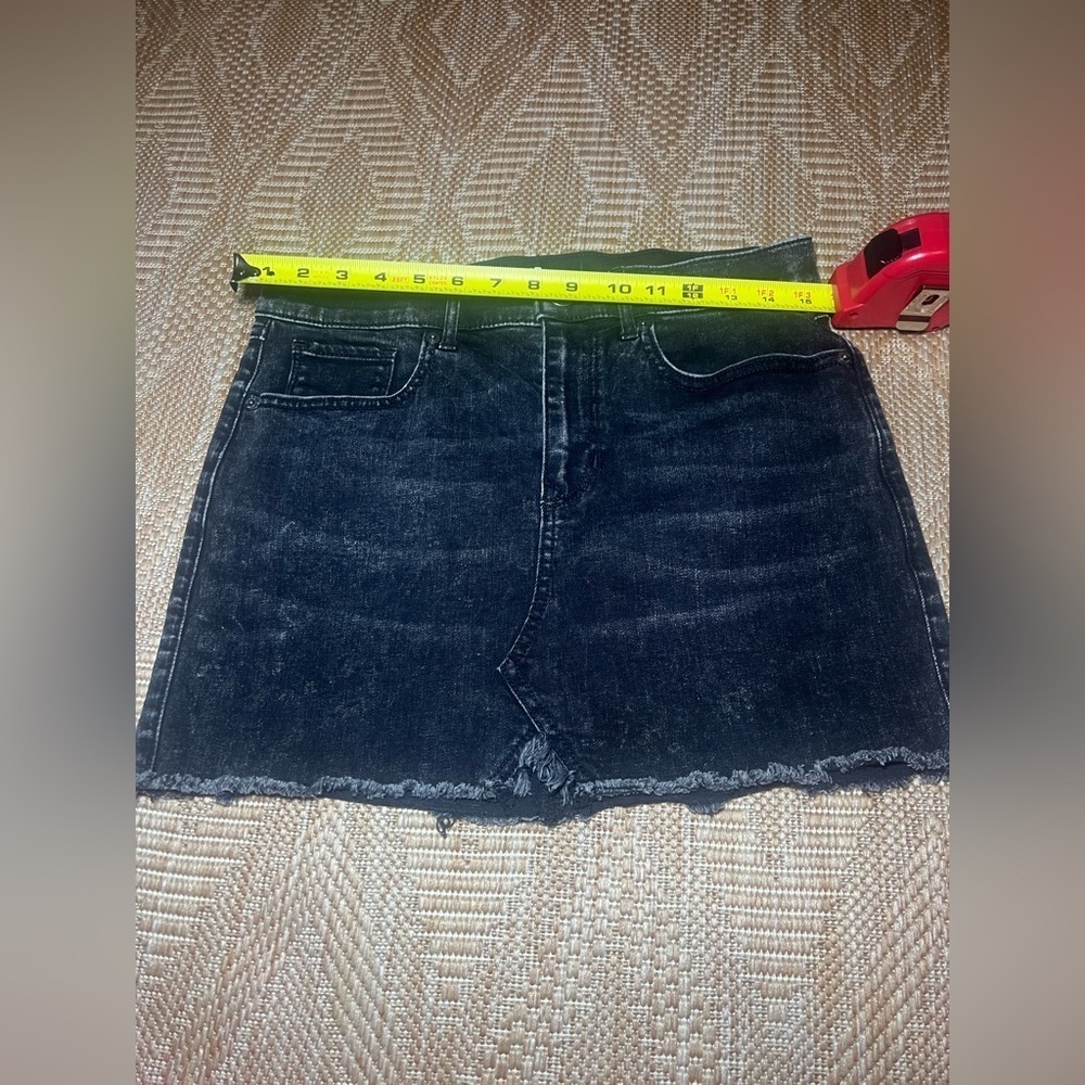 Express Women's Original Black Denim Straight Mini Mid Rise Skirt,Size 4 - Picture 6 of 8